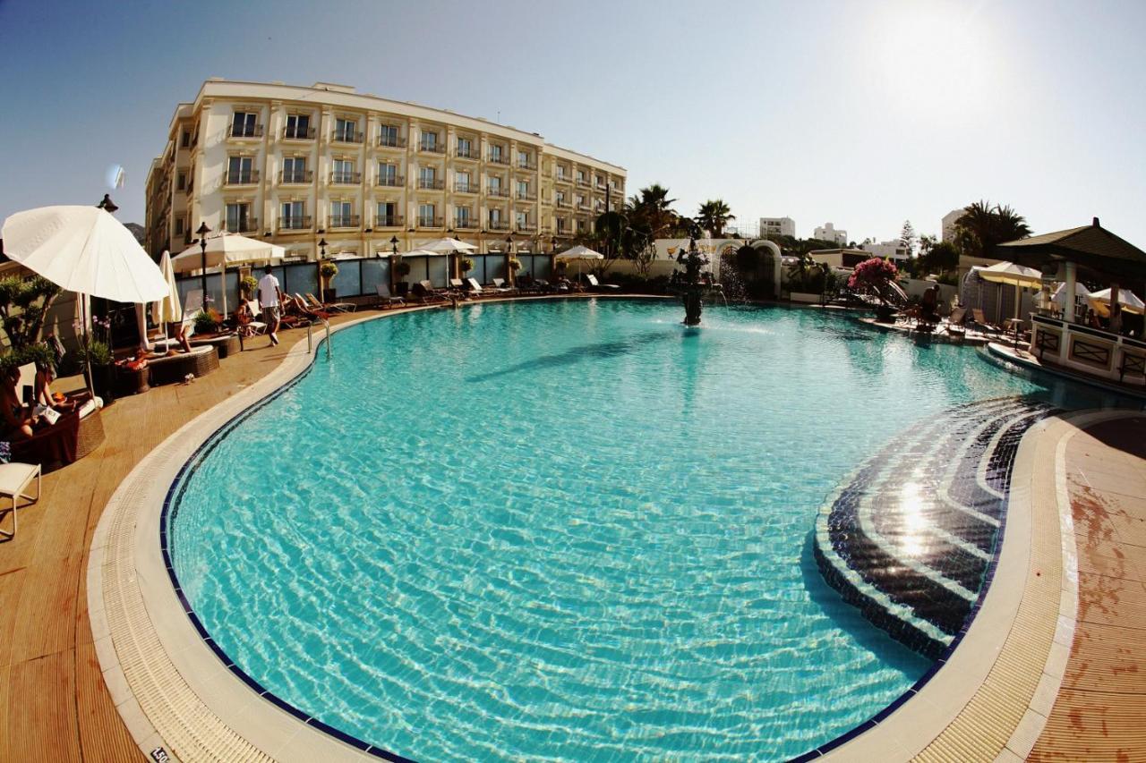 Rocks Hotel & Casino Kirenia Zewnętrze zdjęcie